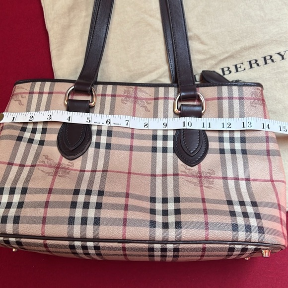 EUC Authentic Burberry Haymarket Check Coated Canvas onslow tote Zipper bag ๐ - Picture 9 of 15